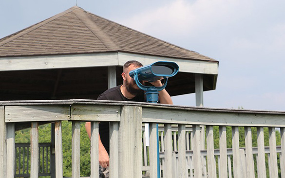 Josh Fowler uses the enChroma view finder