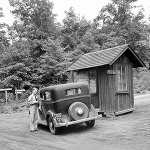Contact station in 1937